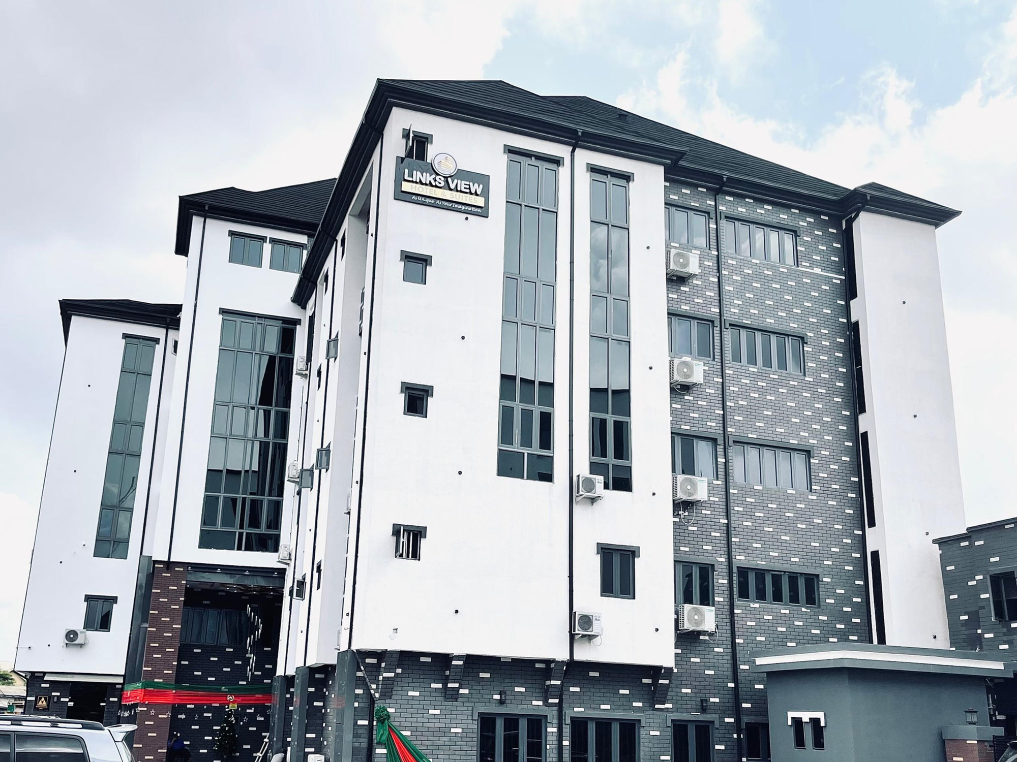 Linksview Hotel & Suites building exterior in Aba