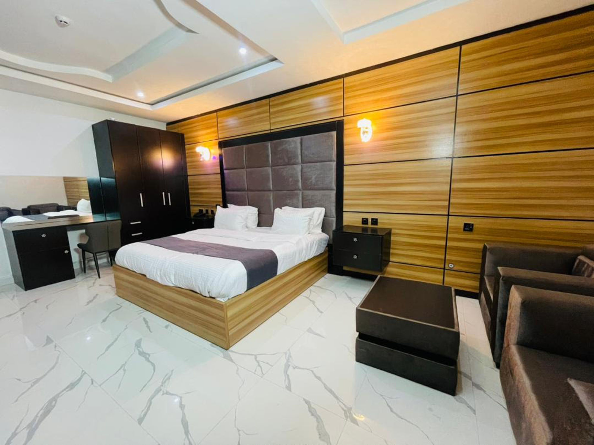 Royal Room interior detail at Linksview Hotel & Suites