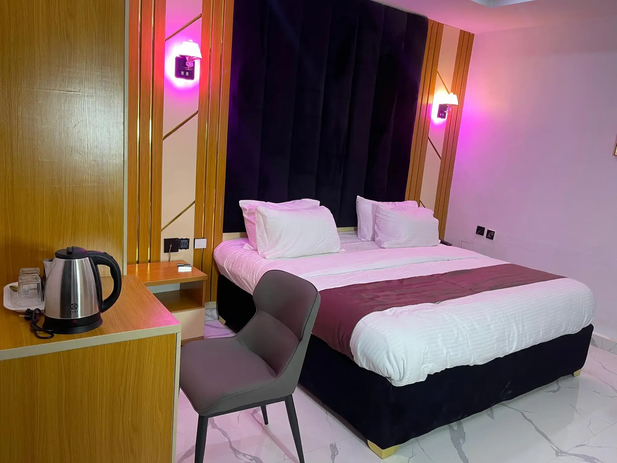 Senatorial Suite bedroom at Linksview Hotel & Suites